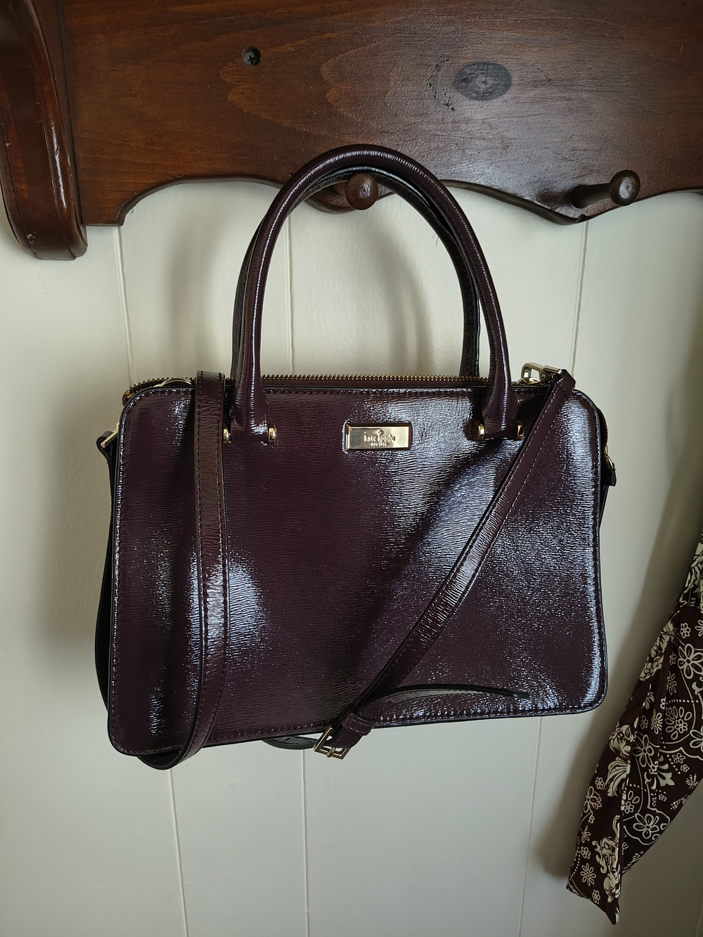 NWOT kate spade Mahogany Lise Bixby Place With Matching Wallet - Picture 2 of 9